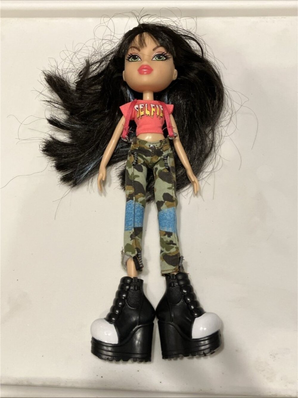 2015 MGA Bratz Doll